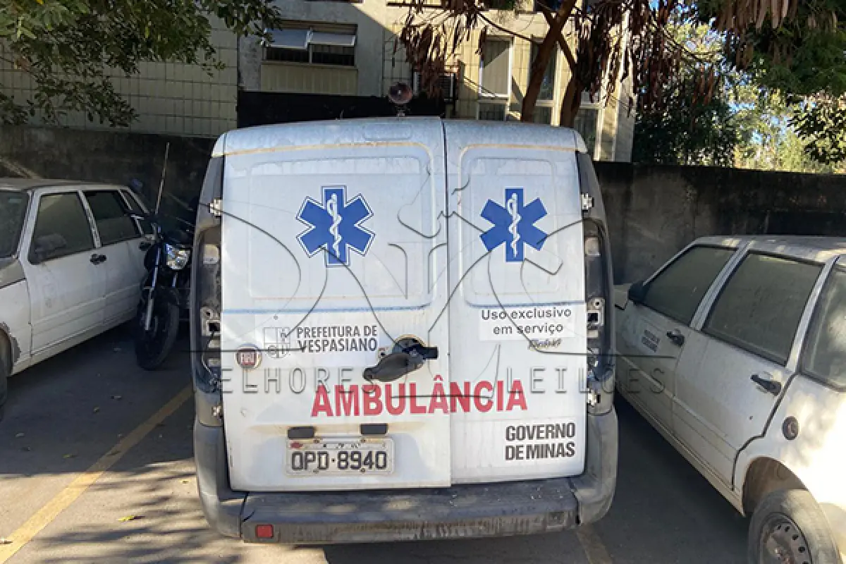 LOTE 009 - FIAT DOBLO CA UNIVIDAS A - ANO 2012 2013 - PLACA OPD-8940