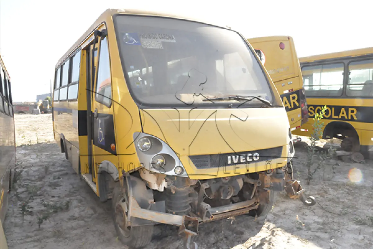 LOTE 036 - IVECO CITYCLASS 70C17 - ANO 2013 2013 - PLACA OQM-8768