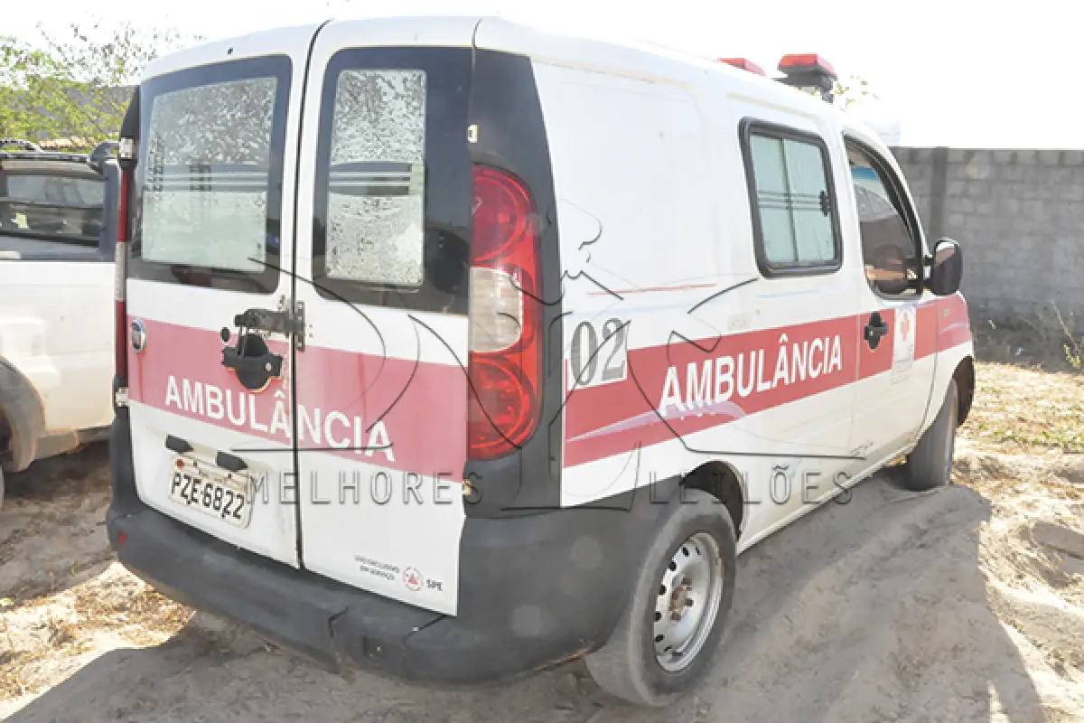 LOTE 024 - FIAT DOBLO GREENCAR MO4 - ANO 2016 2016 - PLACA PZE-6822