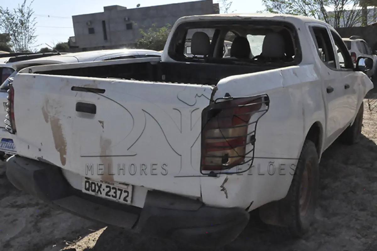 LOTE 028 - MMC L200 TRITON SPT GL - ANO 2018 2018 - PLACA QQX-2372