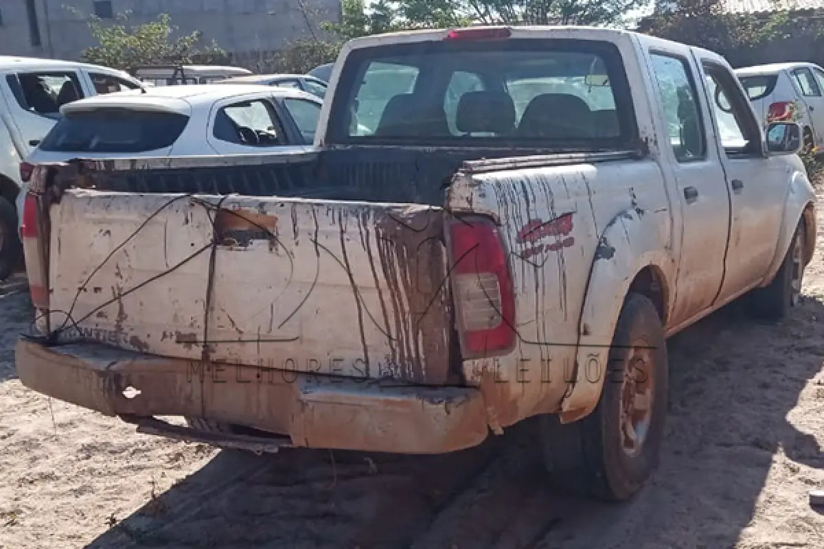 LOTE 002 - NISSAN FRONTIER 4X4 SE - ANO 2004 2004 - PLACA JFQ5C75