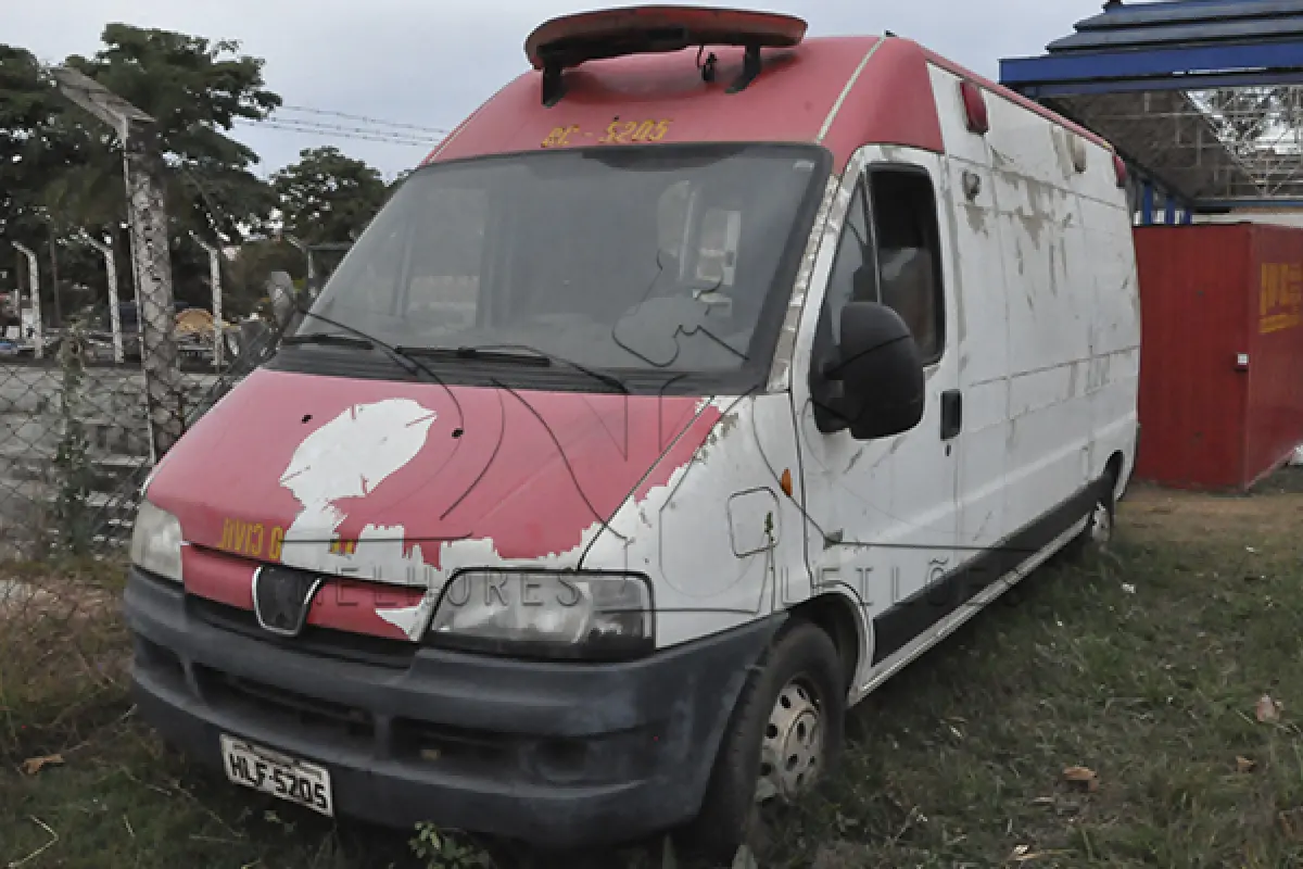 LOTE 004 - PEUGEOT BOXER MARIMAR A - ANO 2010 2011 - PLACA HLF-5205