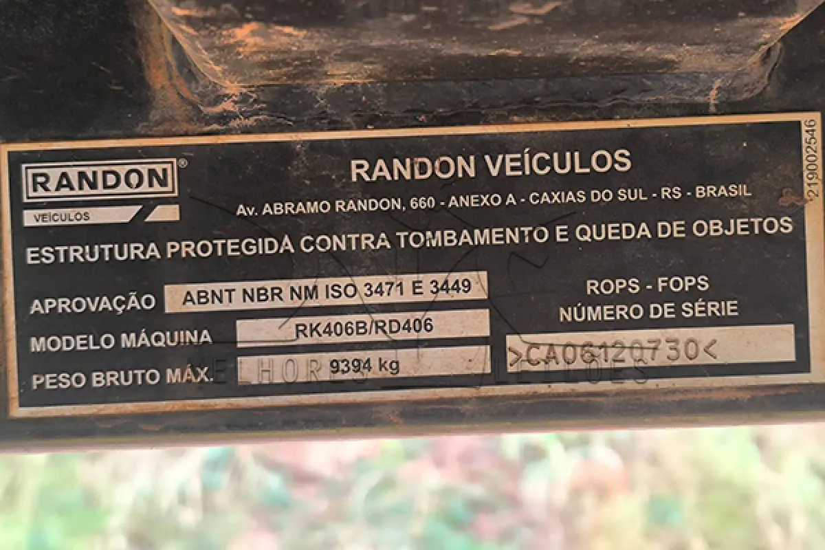 LOTE 015 - RETRO ESCAVADEIRA RD 406 ADVANCED - ANO 2011