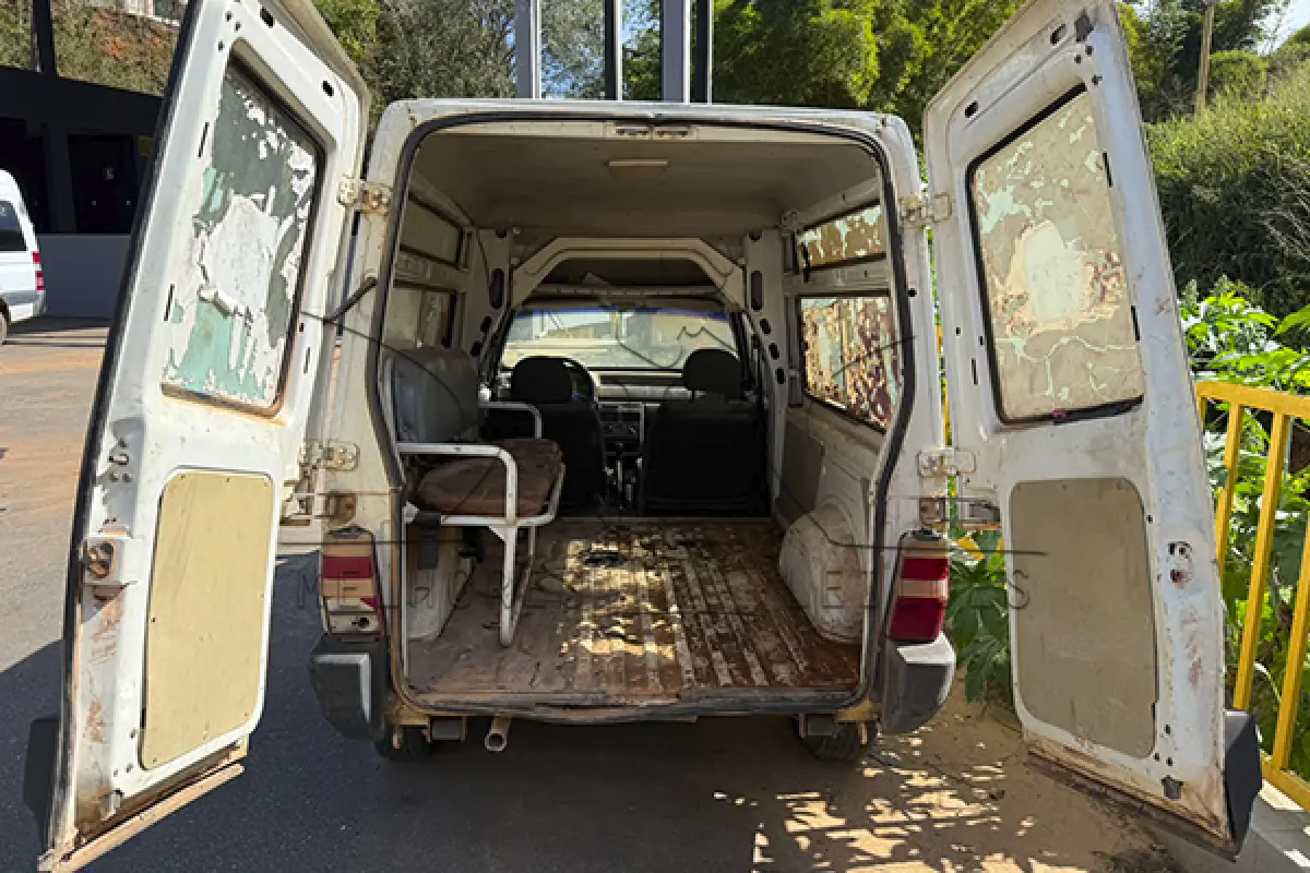 LOTE 001 - FIAT FIORINO AMBULANCIA - ANO 2011 2012 - PLACA HLF6954