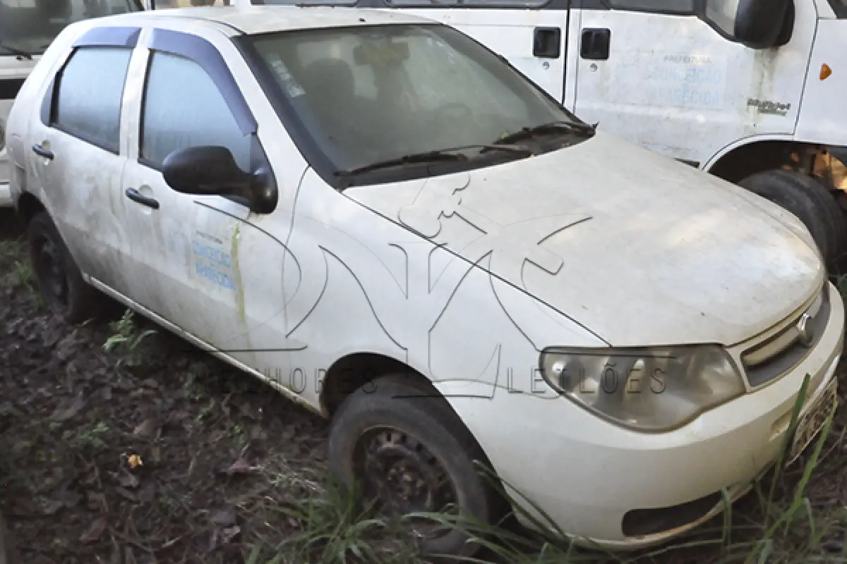 LOTE 002 - FIAT PALIO FIRE ECONOMY - ANO 2013 2013 - PLACA OPK3569