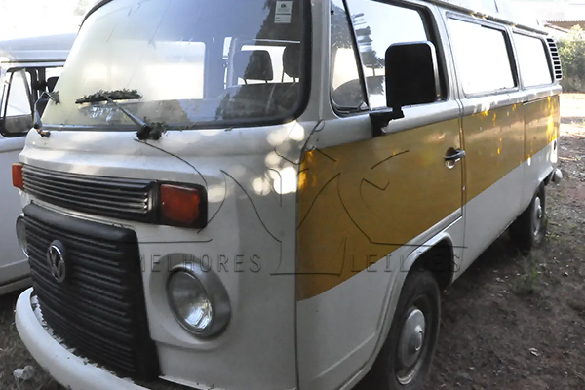 LOTE 014 - VW KOMBI - ANO 2012 2012 - PLACA OLO5843