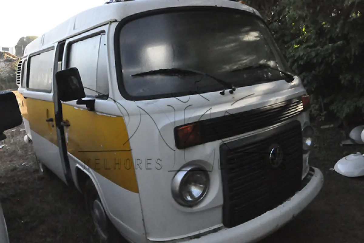 LOTE 014 - VW KOMBI - ANO 2012 2012 - PLACA OLO5843