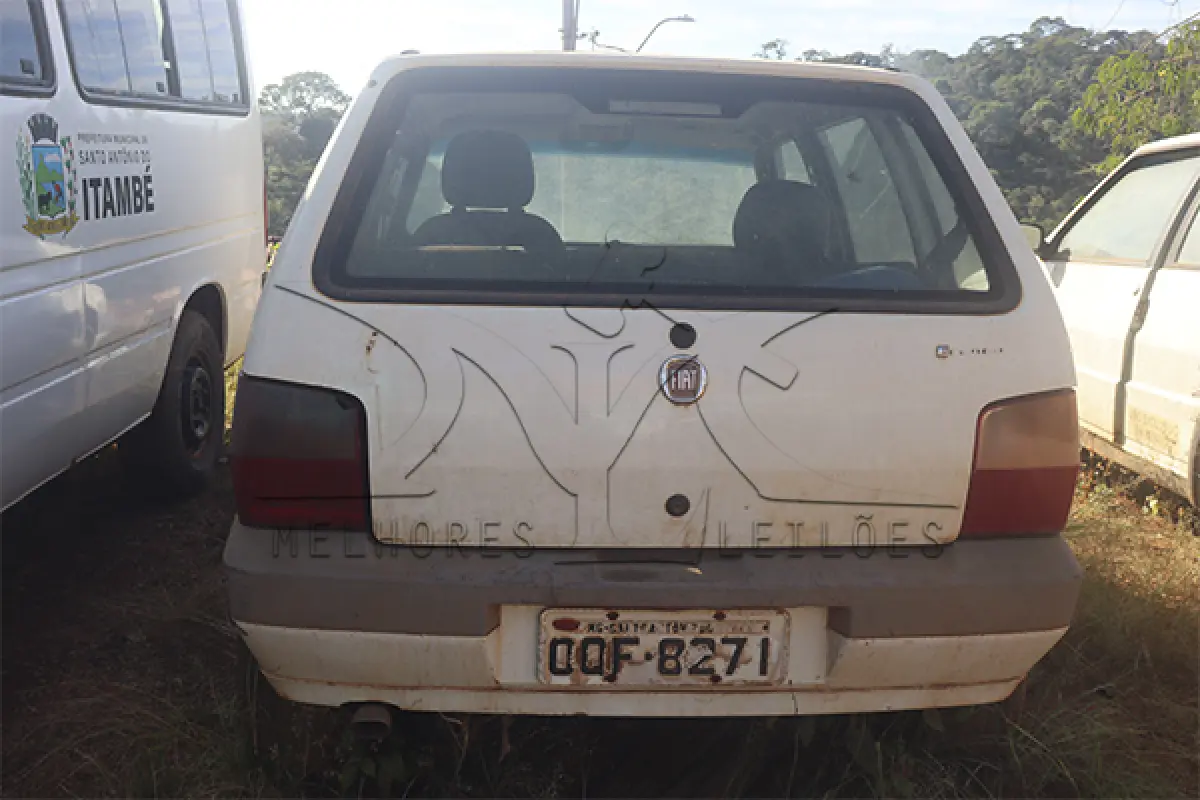 LOTE 005 - FIAT UNO MILLE ECONOMY - ANO 2013 2013 - PLACA OQF8271
