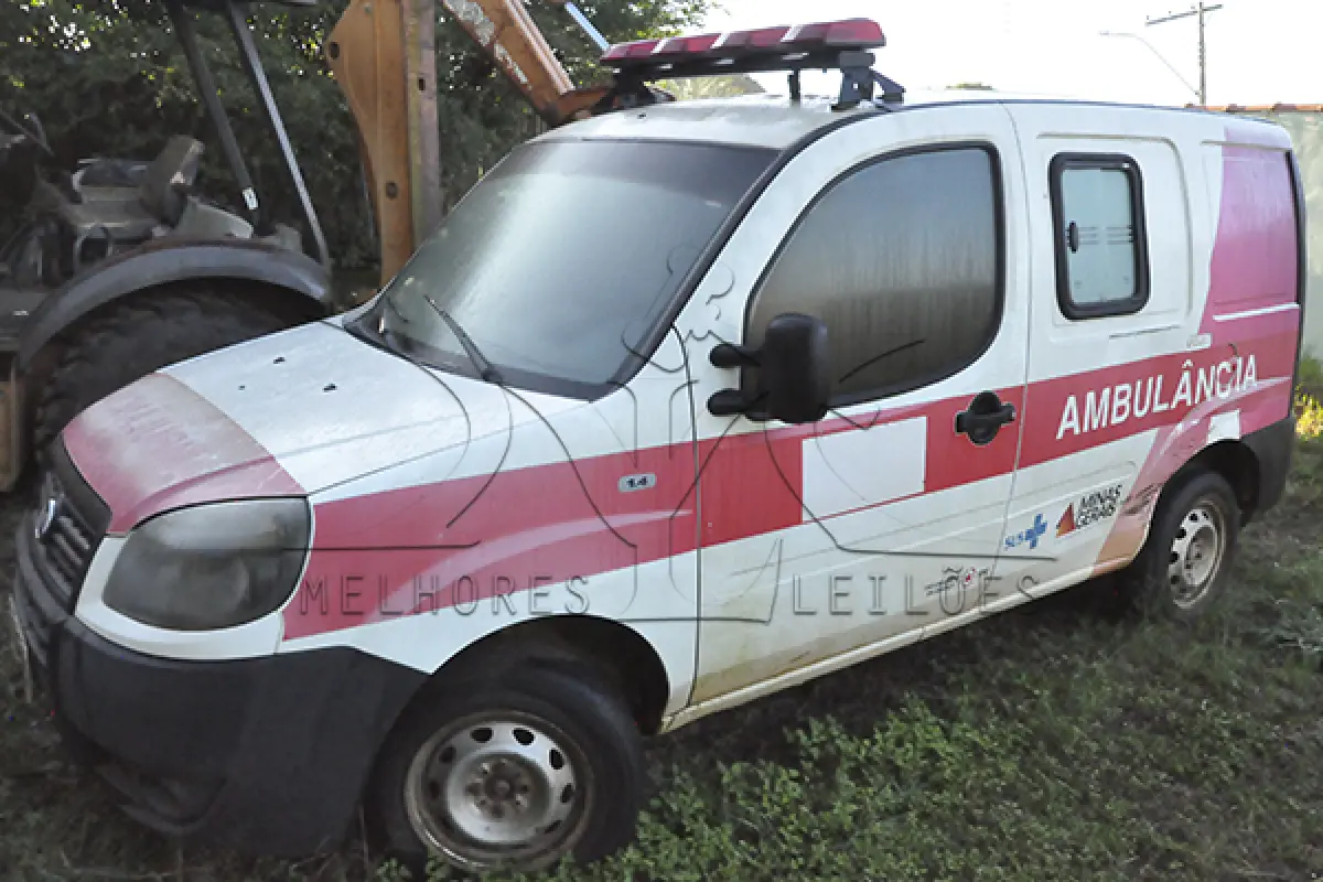 LOTE 012 - FIAT DOBLO GREENCAR MO4 AMB - ANO 2016 2016 - PLACA PZQ5951