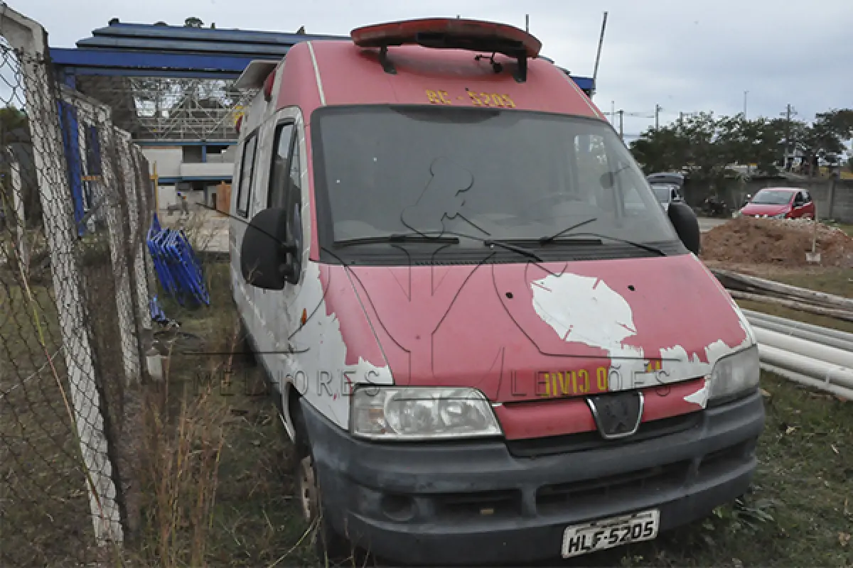 LOTE 004 - PEUGEOT BOXER MARIMAR A - ANO 2010 2011 - PLACA HLF-5205