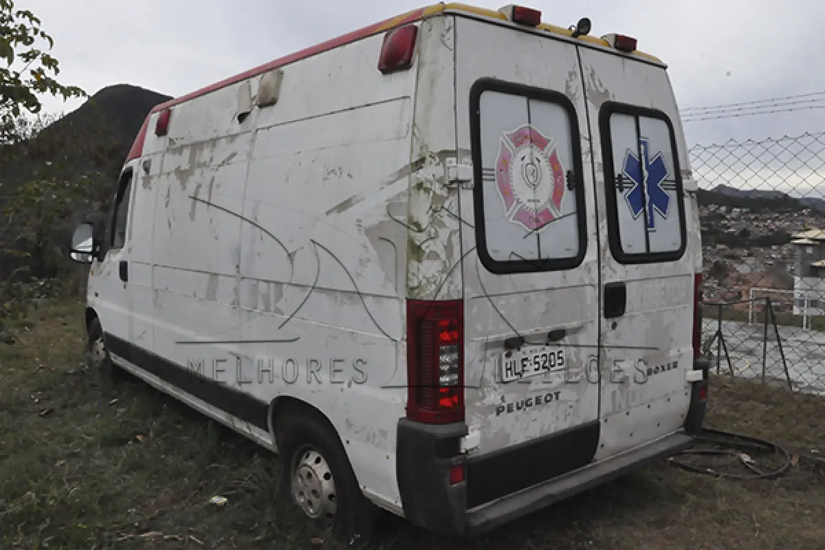 LOTE 004 - PEUGEOT BOXER MARIMAR A - ANO 2010 2011 - PLACA HLF-5205