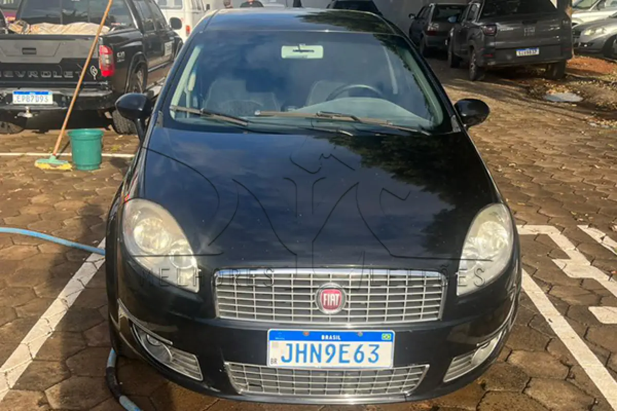LOTE 007 - FIAT LINEA HLX 1.9 - PLACA JHN9E63 - ANO 2010 2010