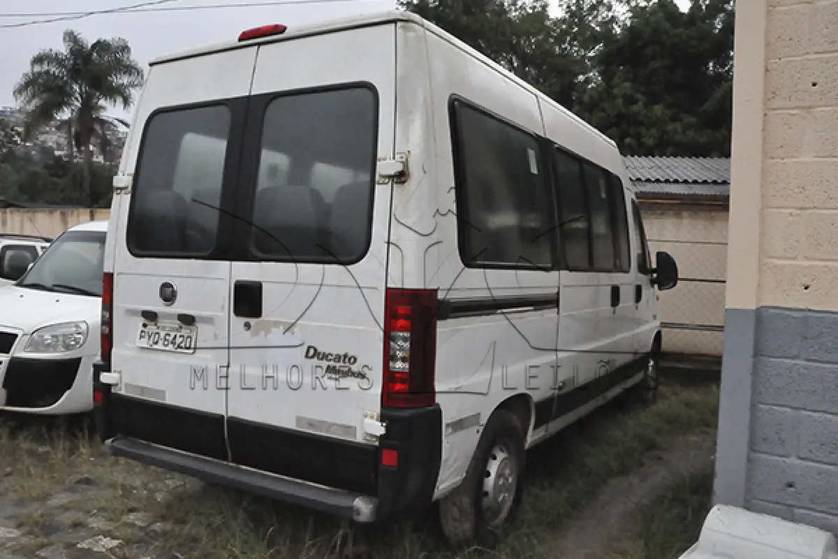LOTE 010 - FIAT DUCATO MINIBUS - ANO 2015 2016 - PLACA PYQ6420