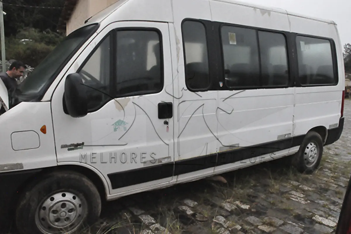 LOTE 010 - FIAT DUCATO MINIBUS - ANO 2015 2016 - PLACA PYQ6420