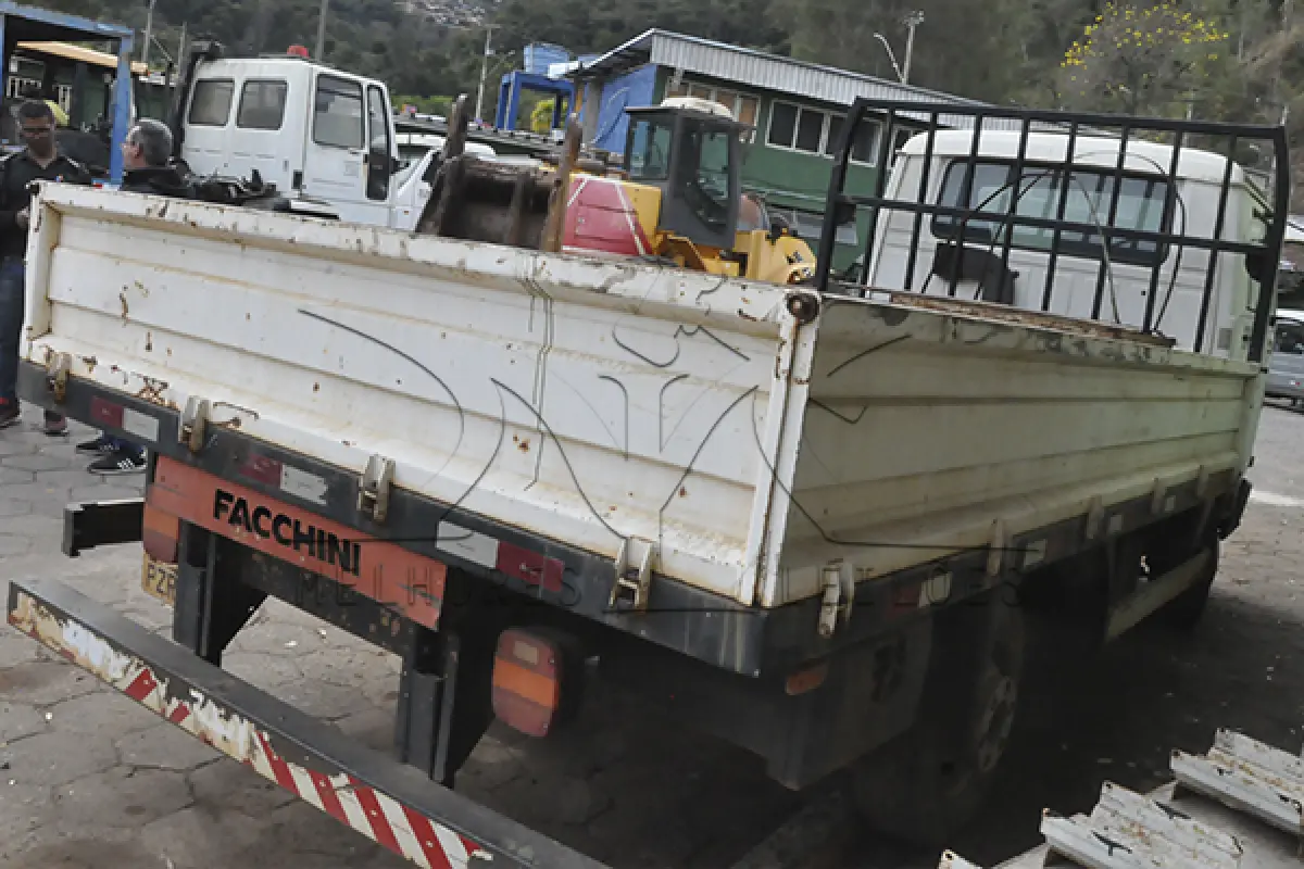LOTE 005 - VW 5.140E DELIVERY - ANO 2011 2012 - PLACA PZR-6130