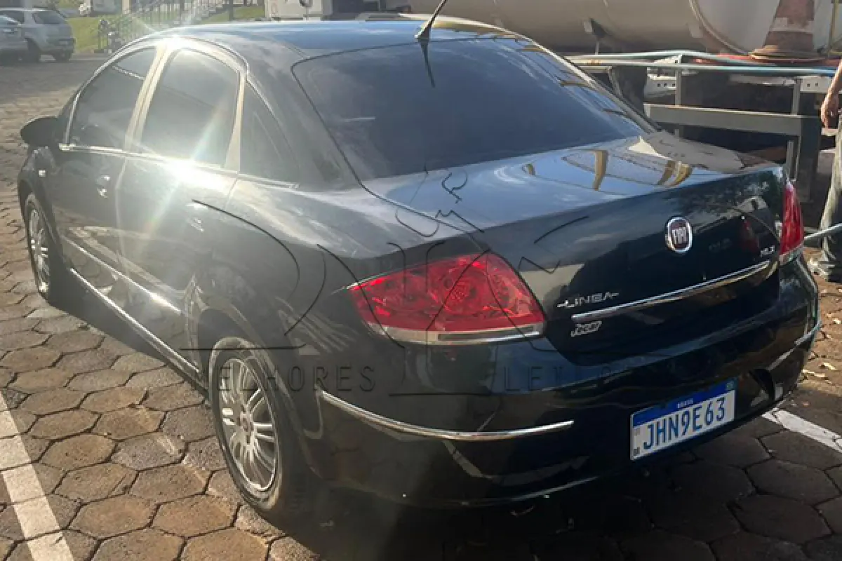 LOTE 007 - FIAT LINEA HLX 1.9 - PLACA JHN9E63 - ANO 2010 2010