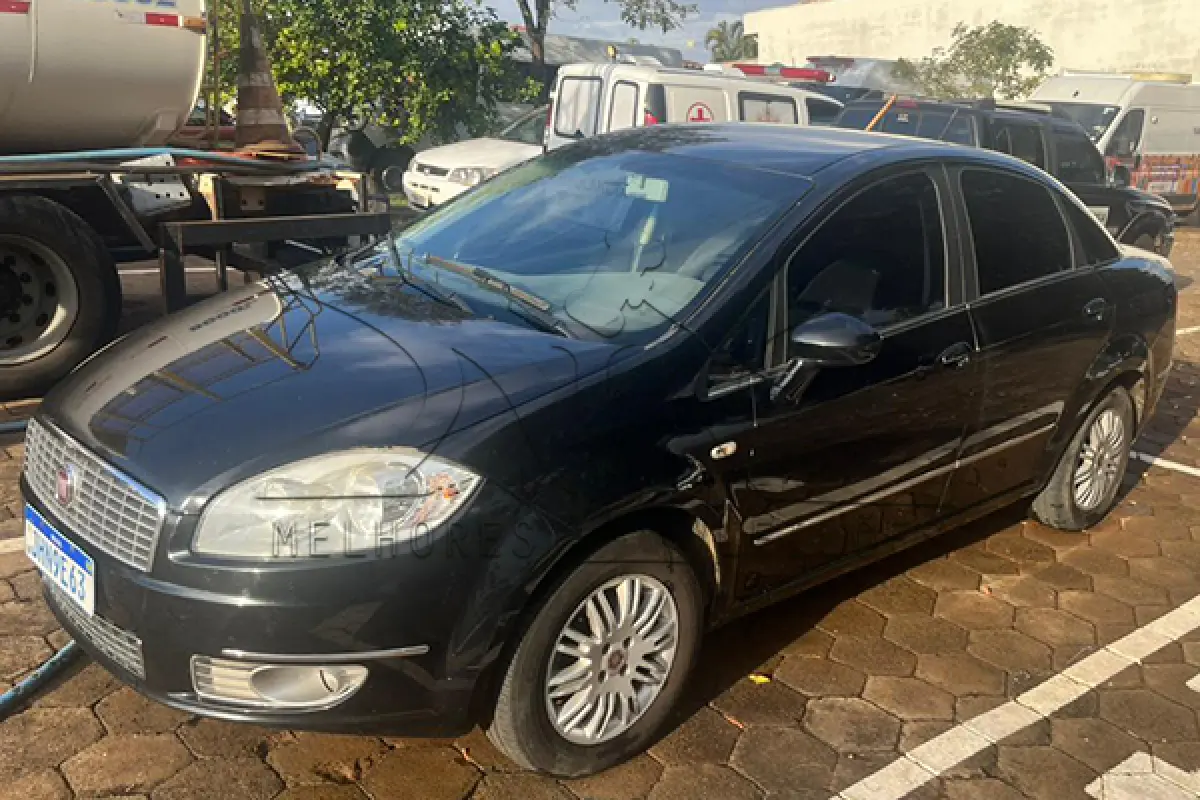LOTE 007 - FIAT LINEA HLX 1.9 - PLACA JHN9E63 - ANO 2010 2010