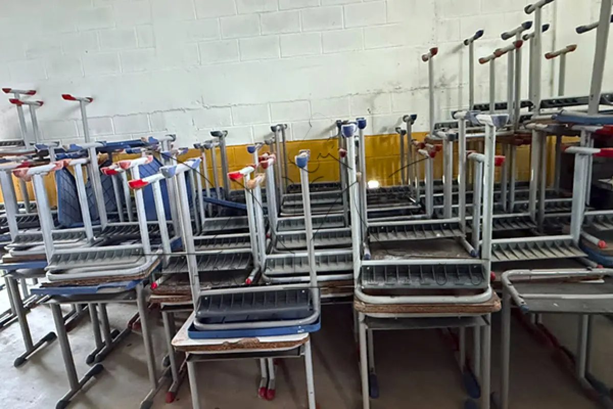LOTE 003 - SUCATA ESCOLAR