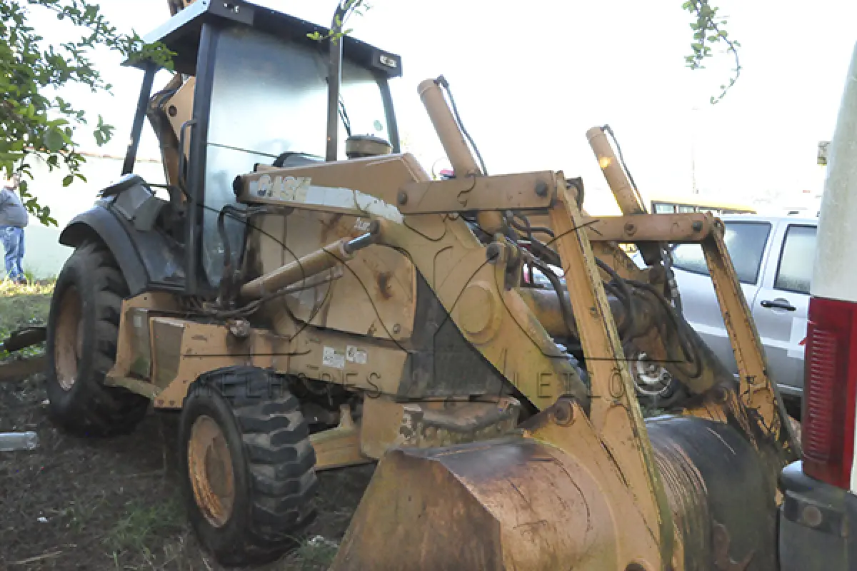 LOTE 022 - CASE RETROESCAVADEIRA 580 M - ANO 2011