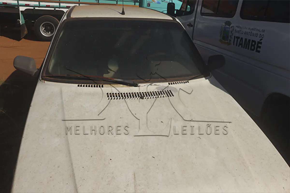 LOTE 005 - FIAT UNO MILLE ECONOMY - ANO 2013 2013 - PLACA OQF8271