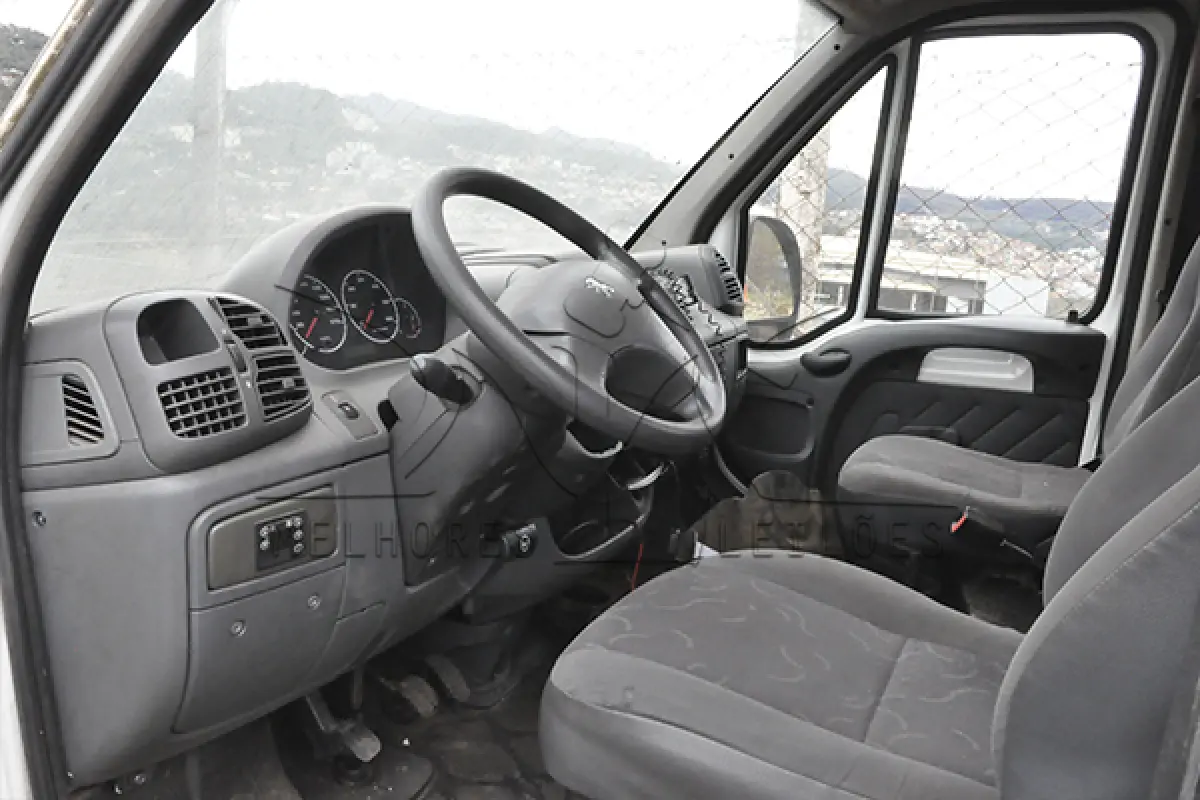 LOTE 004 - PEUGEOT BOXER MARIMAR A - ANO 2010 2011 - PLACA HLF-5205