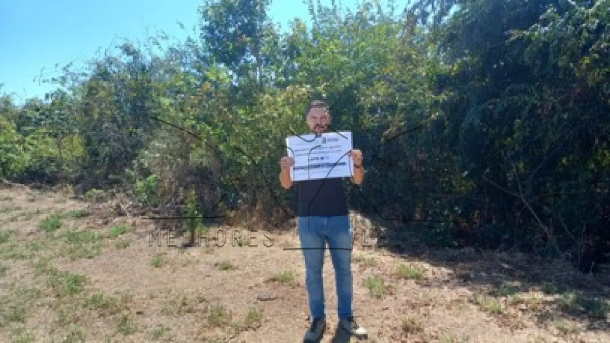 LOTE 007 - Imóvel matriculado sob n° 20.910: Lote de terreno de n° 17 (dezessete), na quadra n° 32 (trinta e dois) com área de 423,51m²