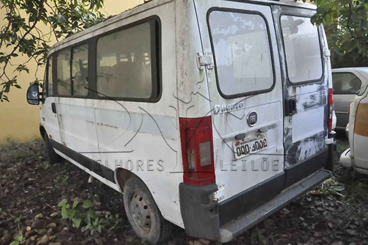 LOTE 018 - FIAT DUCATO MINIBUS - ANO 2013 2014 - PLACA OQO3008