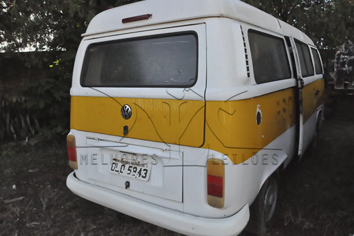 LOTE 014 - VW KOMBI - ANO 2012 2012 - PLACA OLO5843