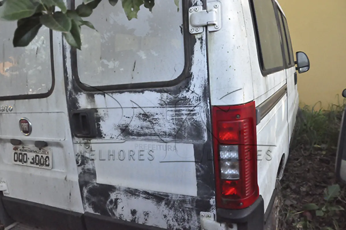 LOTE 018 - FIAT DUCATO MINIBUS - ANO 2013 2014 - PLACA OQO3008