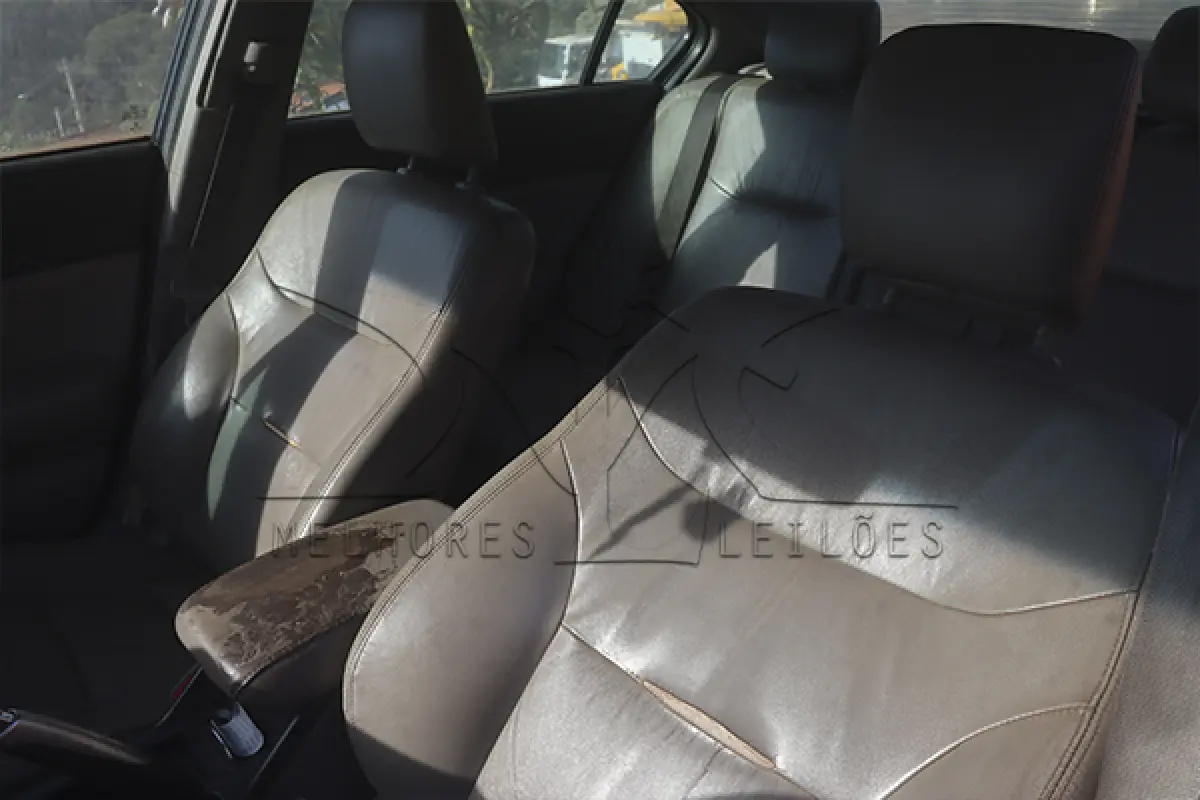 LOTE 012 - HONDA CIVIC LXR - ANO 2014 2014 - PLACA OXD1482