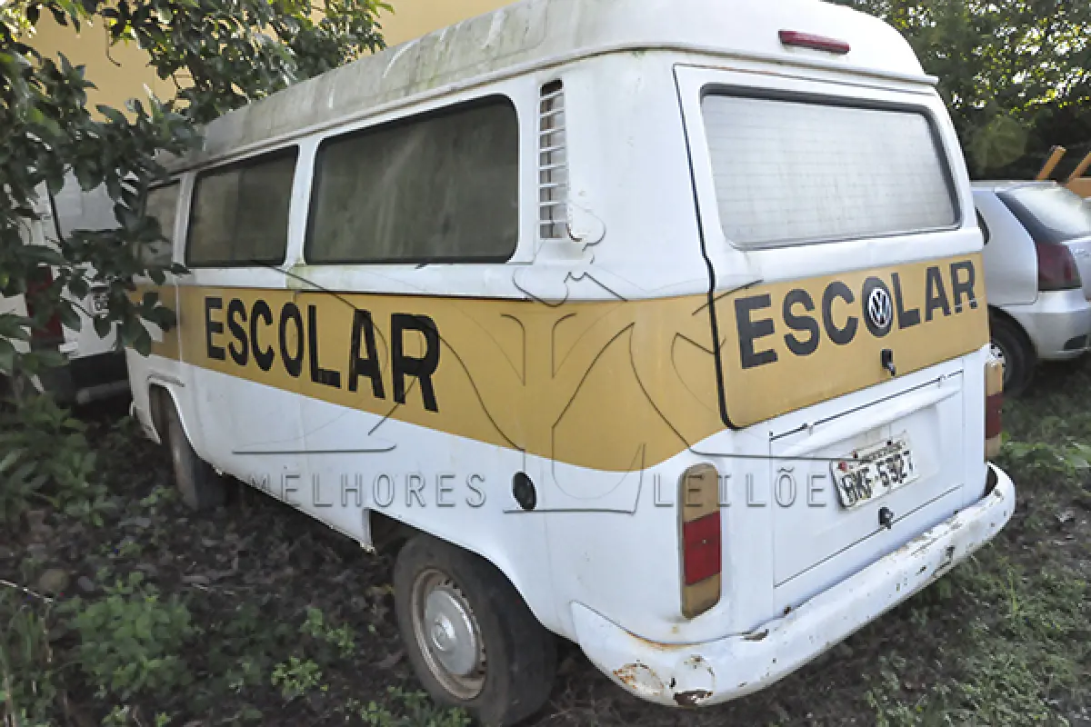 LOTE 016 - VW KOMBI MISCAMIONETA - ANO 2013 2013 - PLACA HMF5927