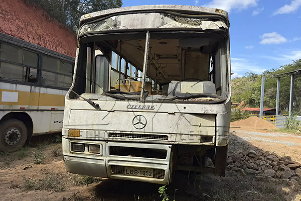 LOTE 005 - M.BENZ OF 1620 - ANO 1995 1995 - PLACA LBB1852