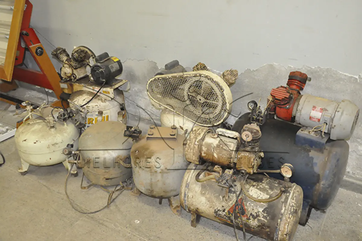 LOTE 011 - SUCATA – DIFERSOS COMPRESSORES