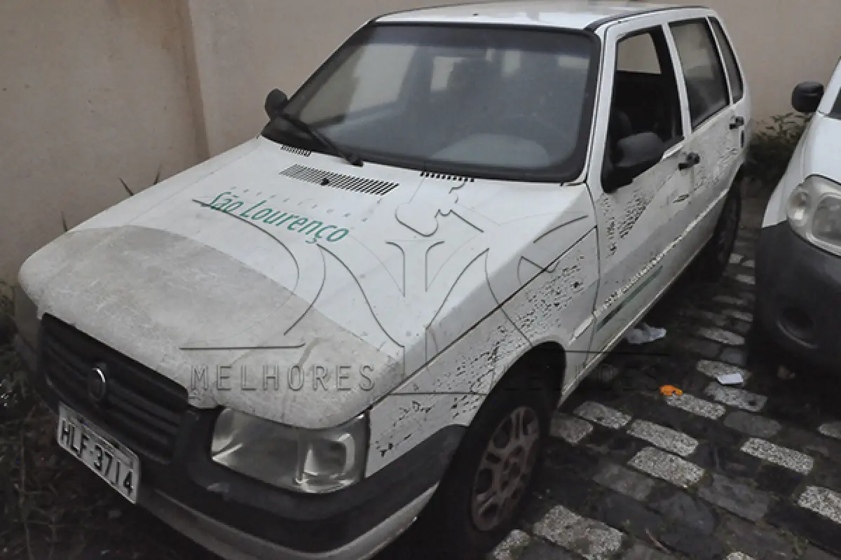 LOTE 002 - FIAT UNO MILLE ECONOMY - ANO 2010 2011 - PLACA HLF3714