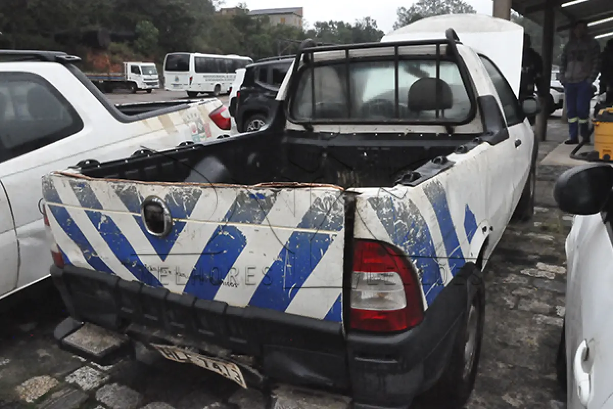 LOTE 005 - FIAT STRADA FIRE FLEX - ANO 2011 2012 - PLACA HLF7413