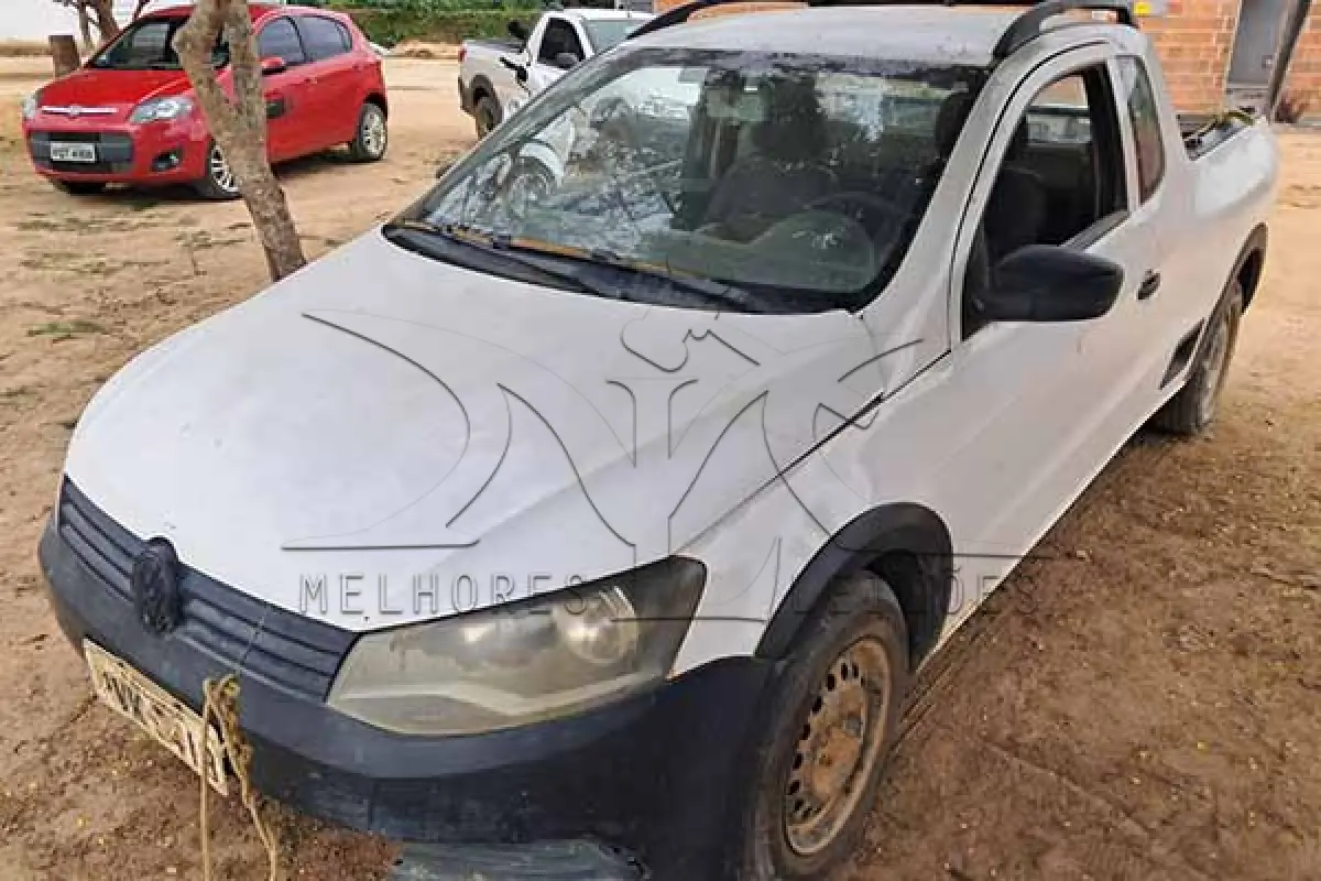 LOTE 001 - VW SAVEIRO CE TL MB - ANO 2014 2015 - PLACA PVK5418