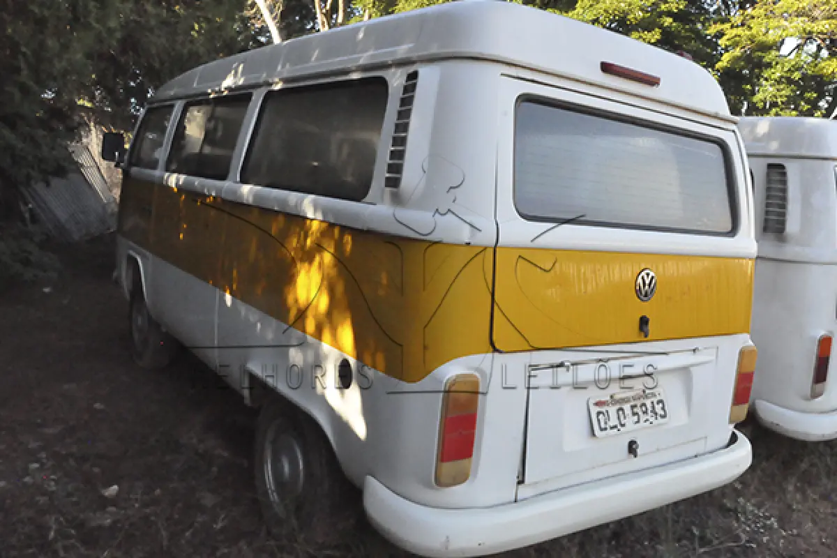 LOTE 014 - VW KOMBI - ANO 2012 2012 - PLACA OLO5843