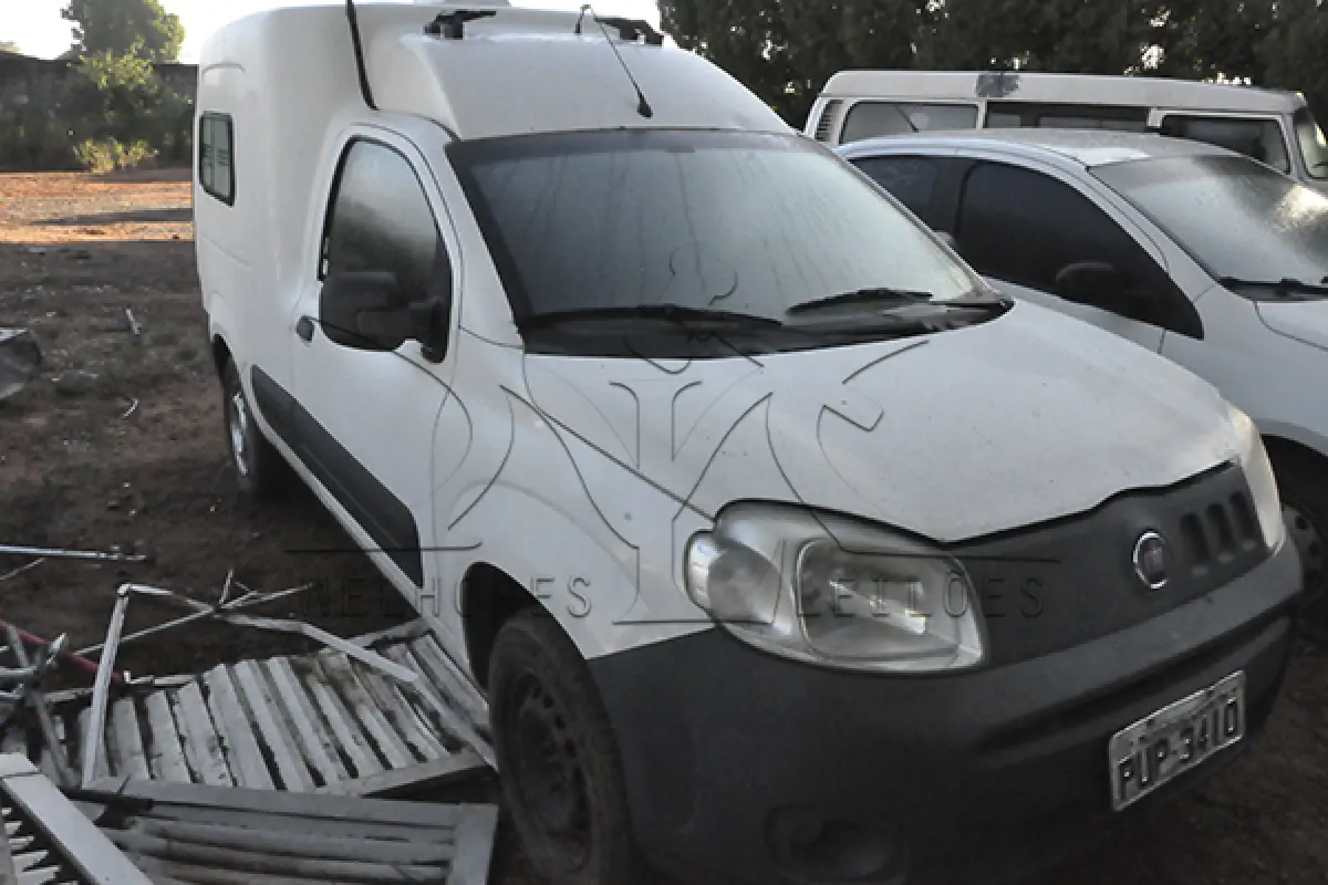 LOTE 010 - FIAT FIORINO AMB. 1.0 - ANO 2014 2014 - PLACA PUP3410