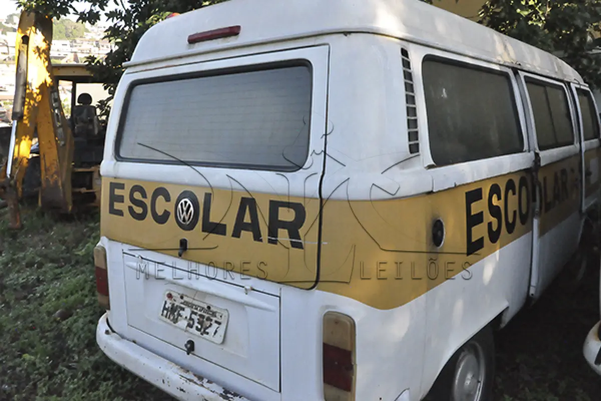 LOTE 016 - VW KOMBI MISCAMIONETA - ANO 2013 2013 - PLACA HMF5927