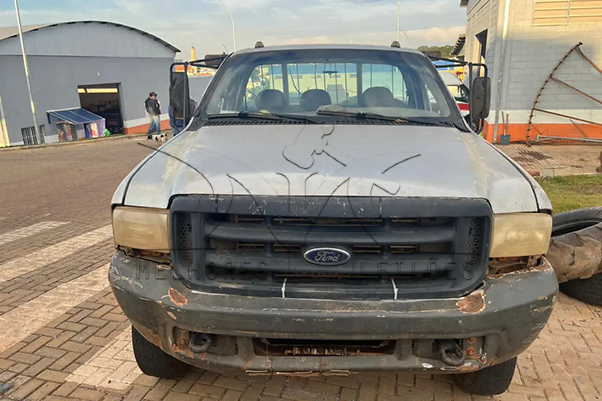 LOTE 011 - FORDF4000 G - PLACA DBB1F67 - ANO 2004 2005