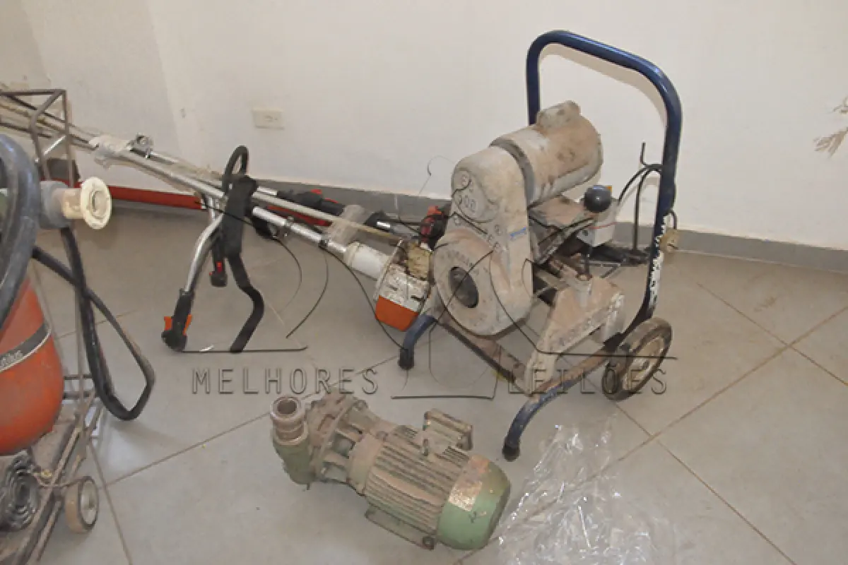 LOTE 027 - SUCATA EQUIPAMENTOS MOTOBOMBAS E ROÇADEIRAS