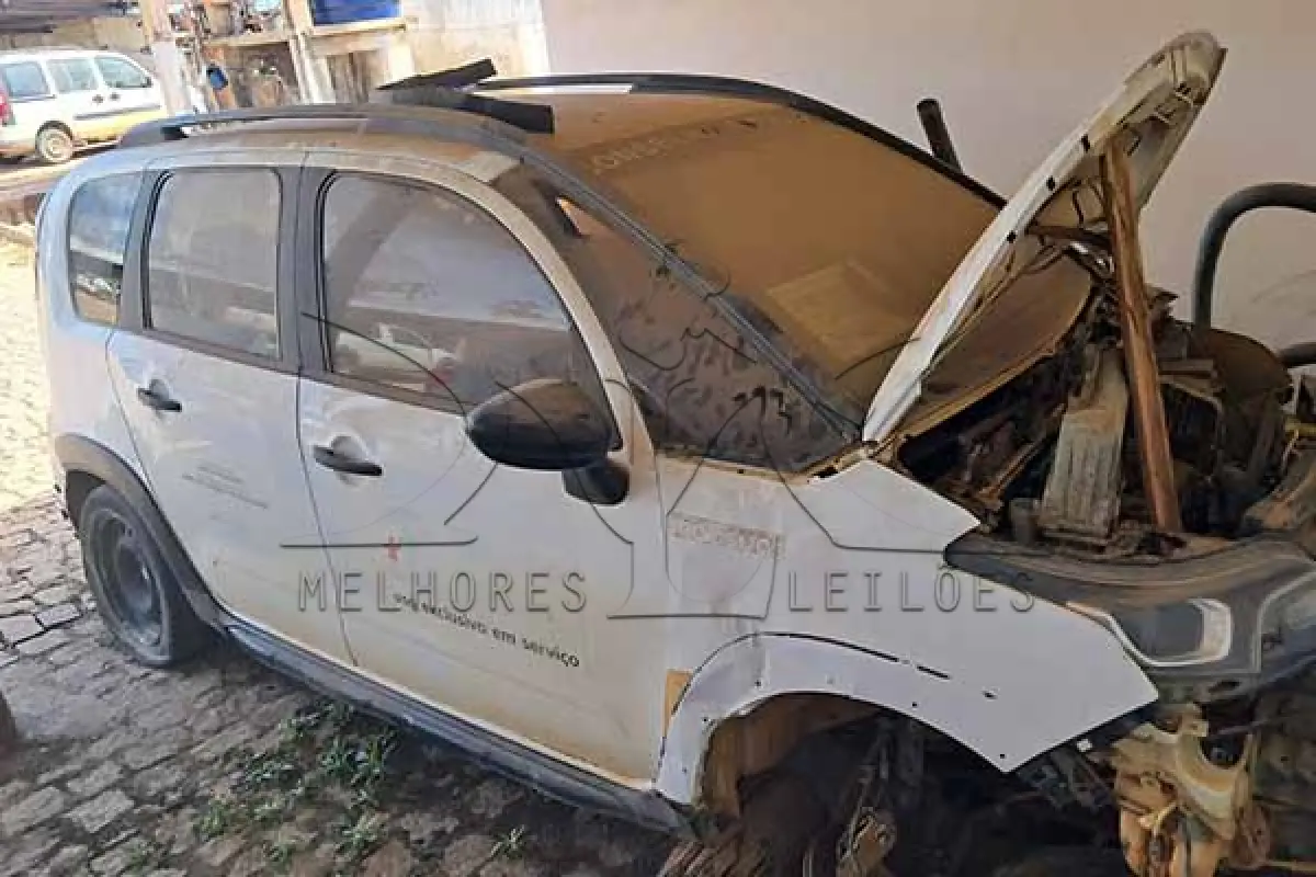 LOTE 004 - CITROEN AIRCROSS M FEEL - ANO 2016 2017 - PLACA PZS9759