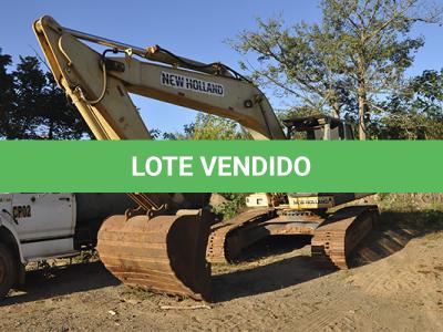 LOTE 001 - NEW HOLLAND ESCAVADEIRA FX 215 LC - ANO 2005