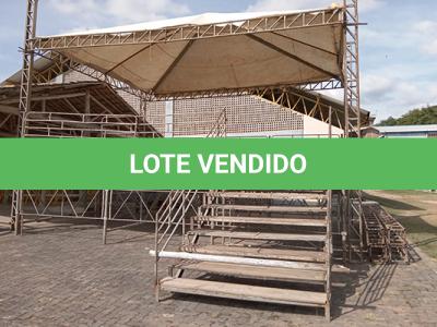 LOTE 006 - PALCO DE SHOW