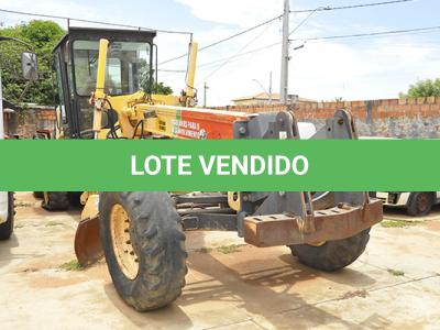 LOTE 009 - MOTONIVELADORA - RG140.B BASE – ANO 2006
