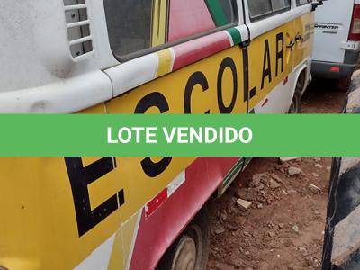 LOTE 004 - VW KOMBI ESCOLAR - PLACA HLF6313 - ANO 2011 2012