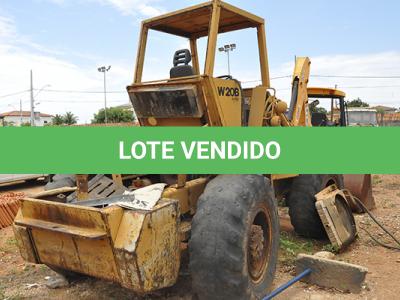 LOTE 007 - MAQUINA PÁ CARREGADEIRA - 20 CASE - ANO1981