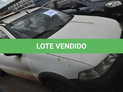 LOTE 040 - Fiat Strada Fire CE FLEX  - 2005 2006 - Branca  - HMN-3815