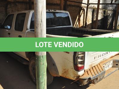 LOTE 008 - NISSAN FRONTIER 4X4 XE - PLACA KEY 9018 - ANO 2002 2003