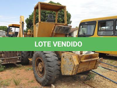 LOTE 007 - MAQUINA PÁ CARREGADEIRA - 20 CASE - ANO1981